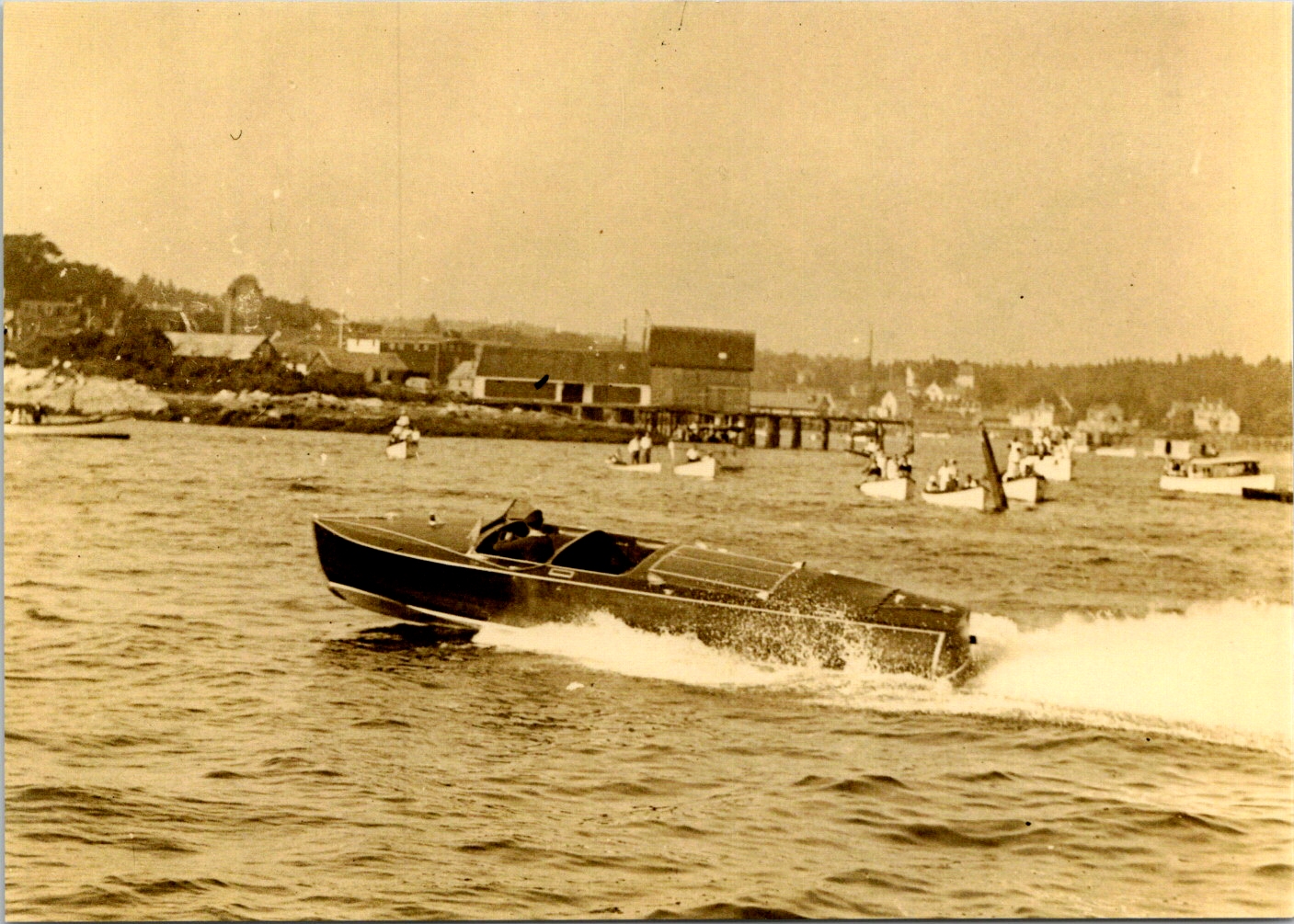 Thrill - 1928 Hacker-Craft 26’ Triple Cockpit Runabout